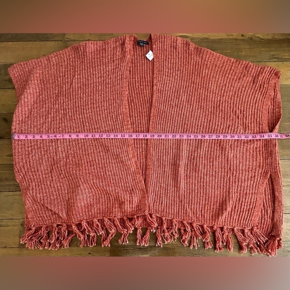 💖5 for $50💖American Eagle Rust Orange Knit Poncho Shawl  Fringe Tassel Trim - Picture 6 of 8